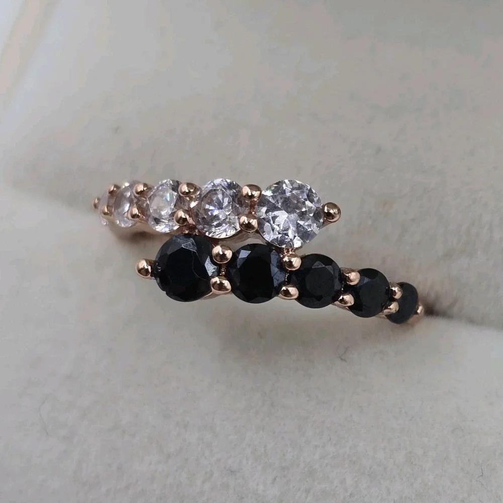 BHS Rose Gold Tone Black & Clear CZ Bypass Ring Size 6 – Elegant Modern‎ Fashion